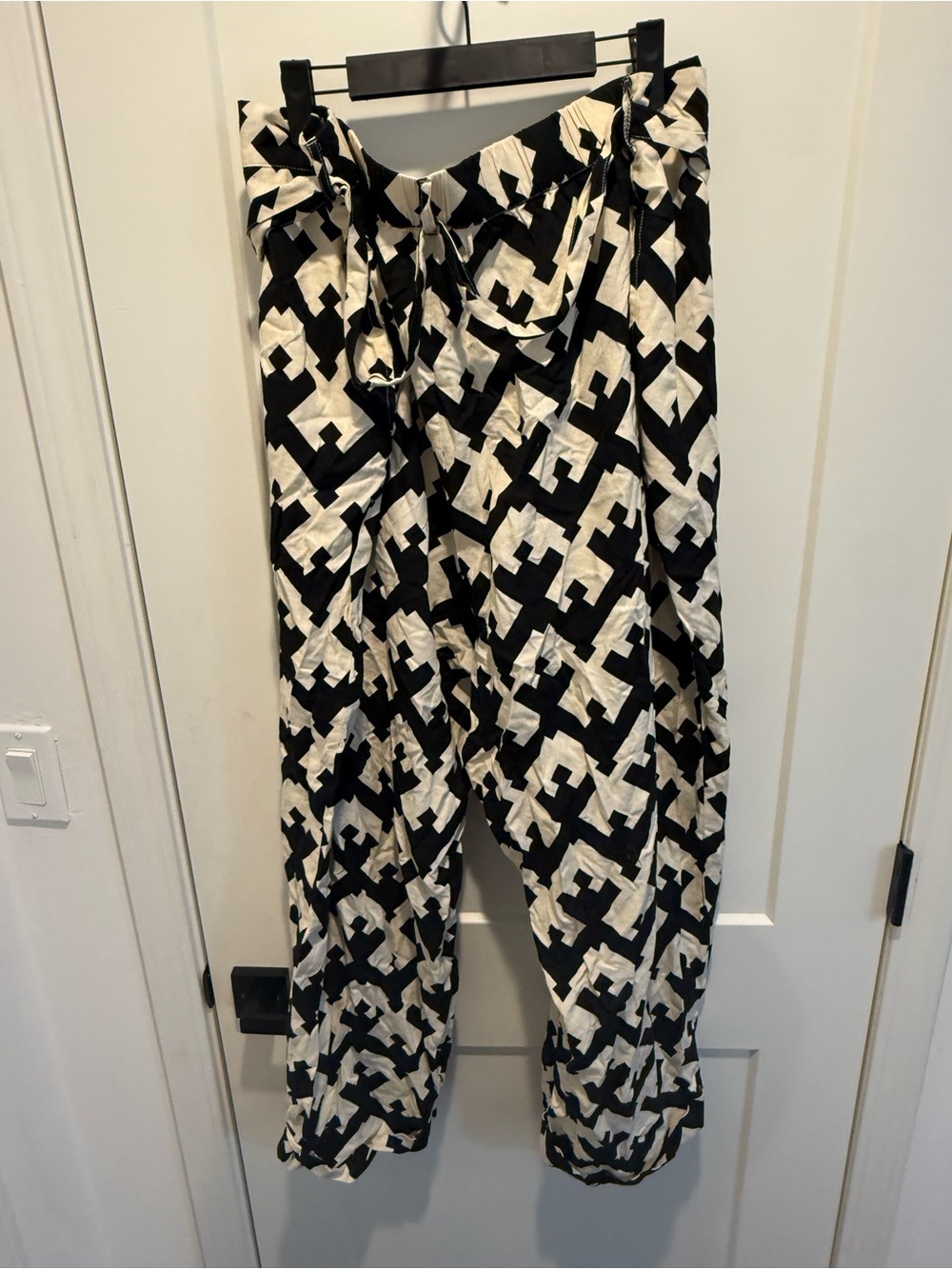Black & White Geometric Wide Leg Pant (Winkles are free ;) - Picture 2 of 5